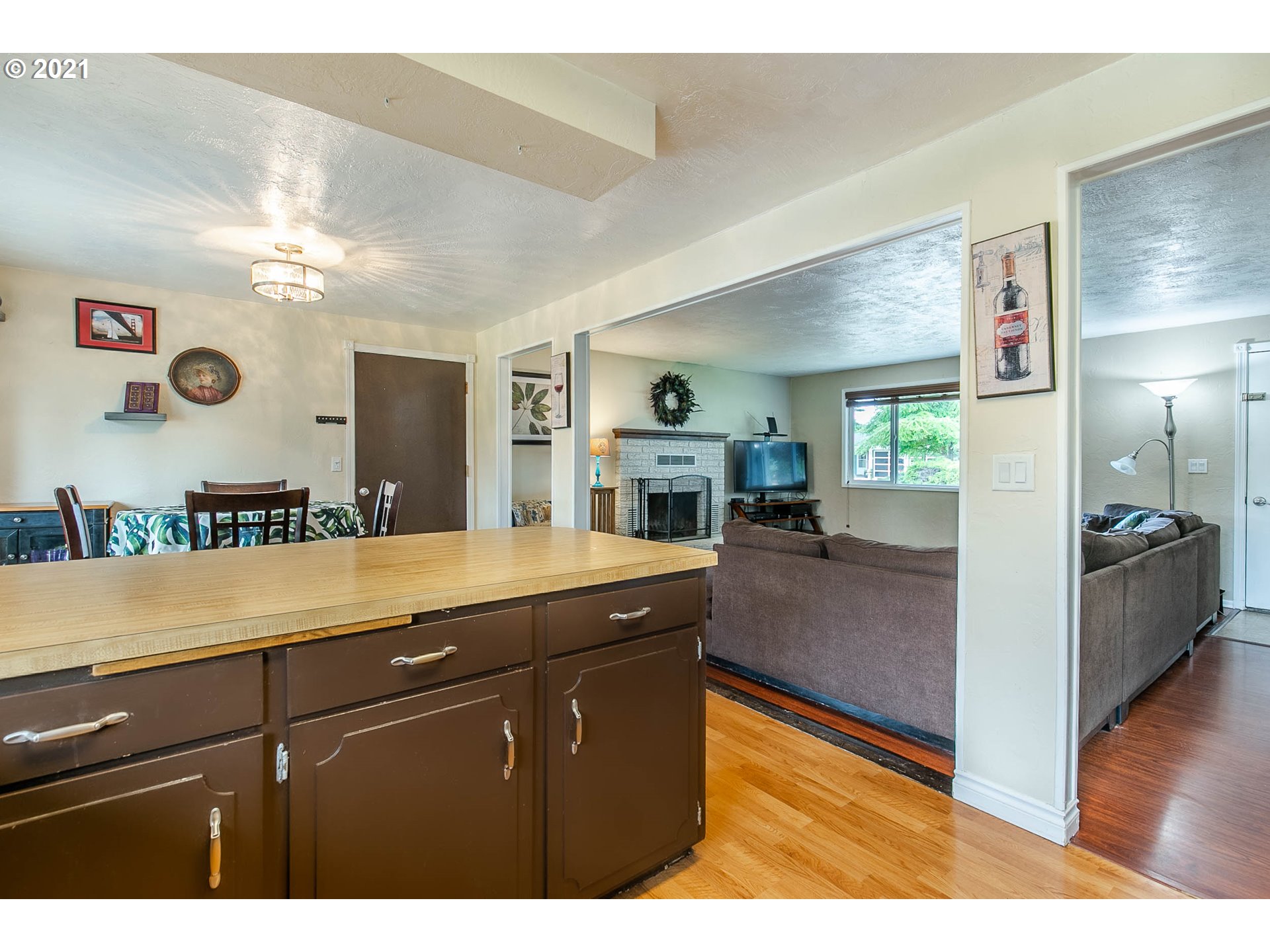 901 54th Place Springfield, OR 97478 - Photo 13 of 27