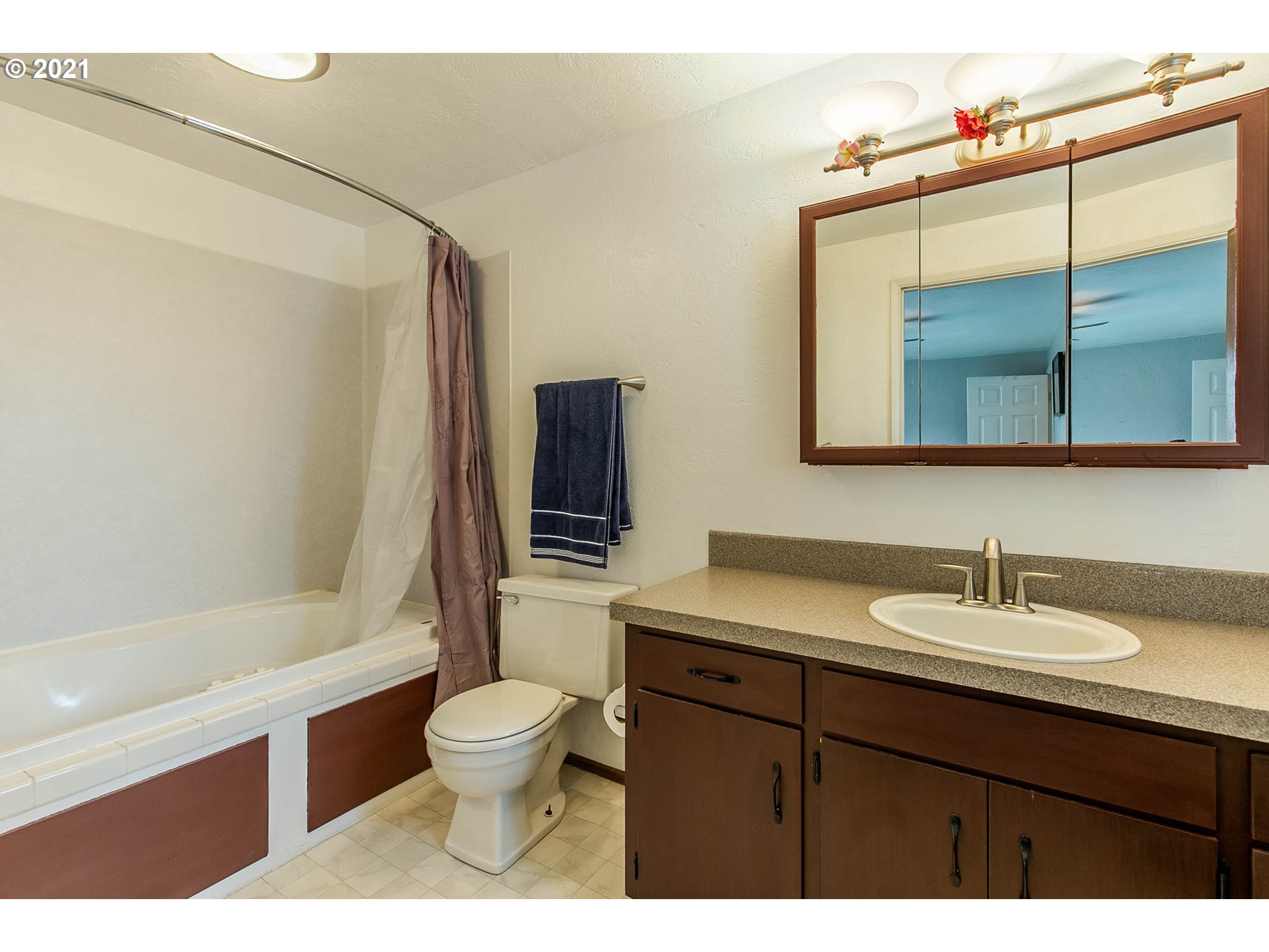 901 54th Place Springfield, OR 97478 - Photo 17 of 27