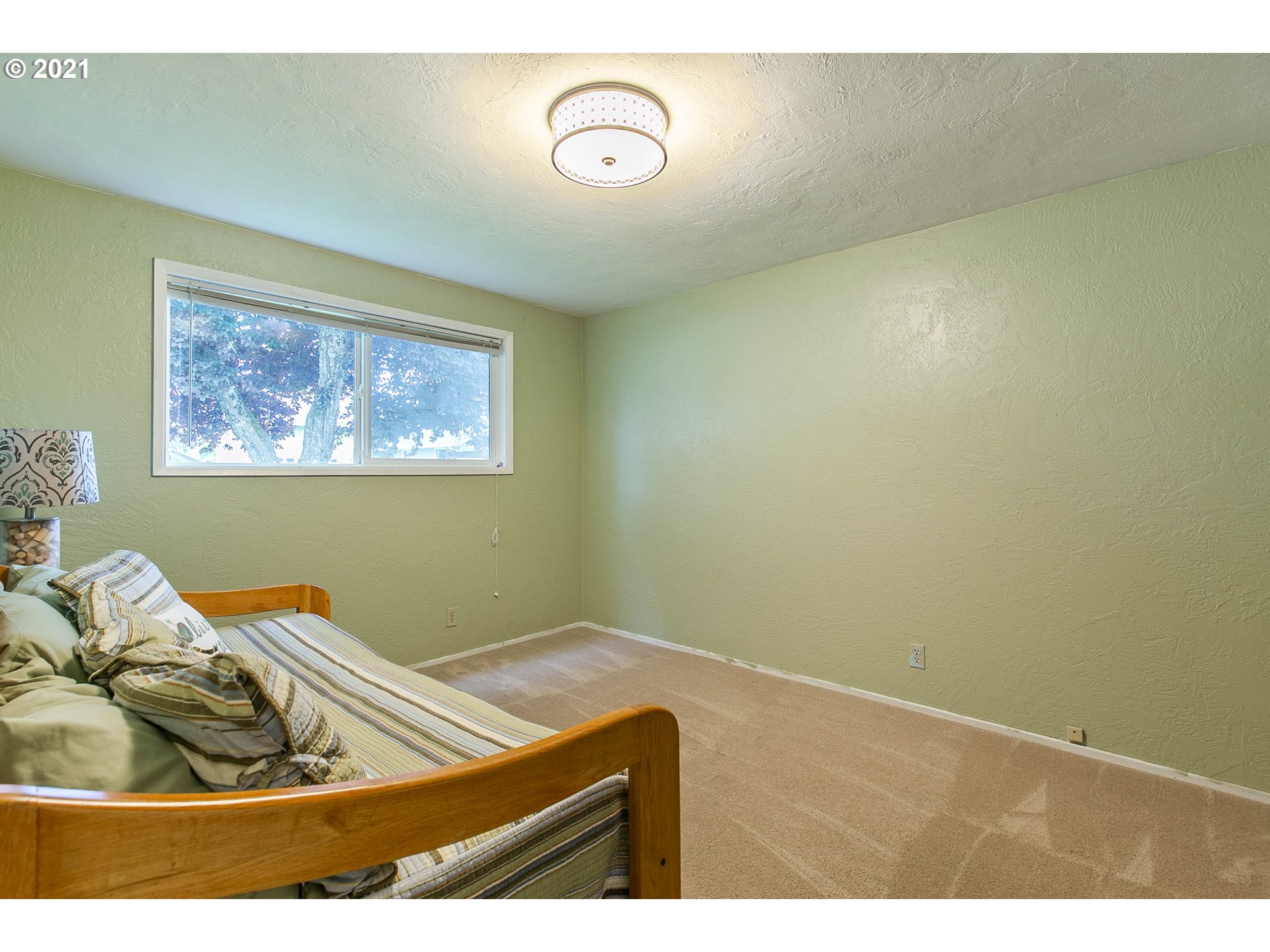 901 54th Place Springfield, OR 97478 - Photo 19 of 27