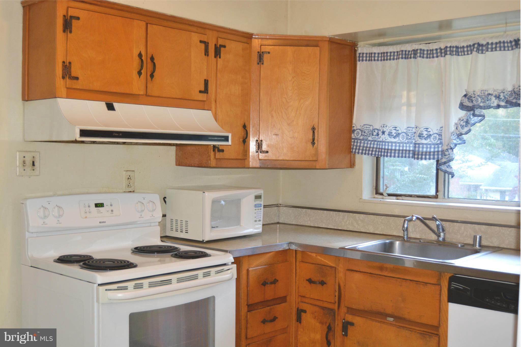 10409 Royal Road Silver Spring, MD 20903 - Photo 5 of 30 Kitchen