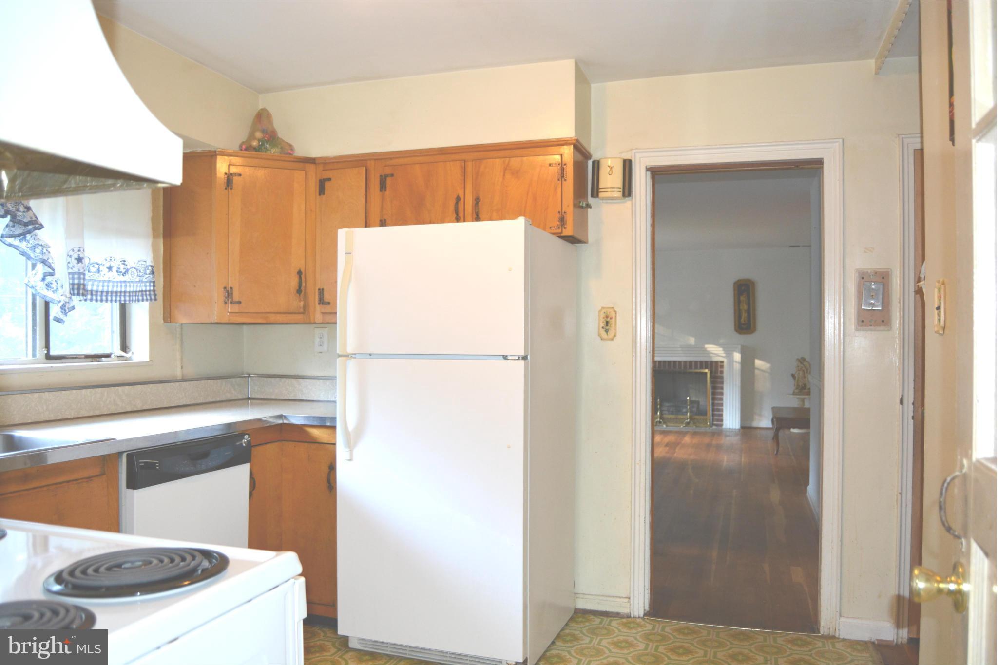 10409 Royal Road Silver Spring, MD 20903 - Photo 6 of 30 Kitchen