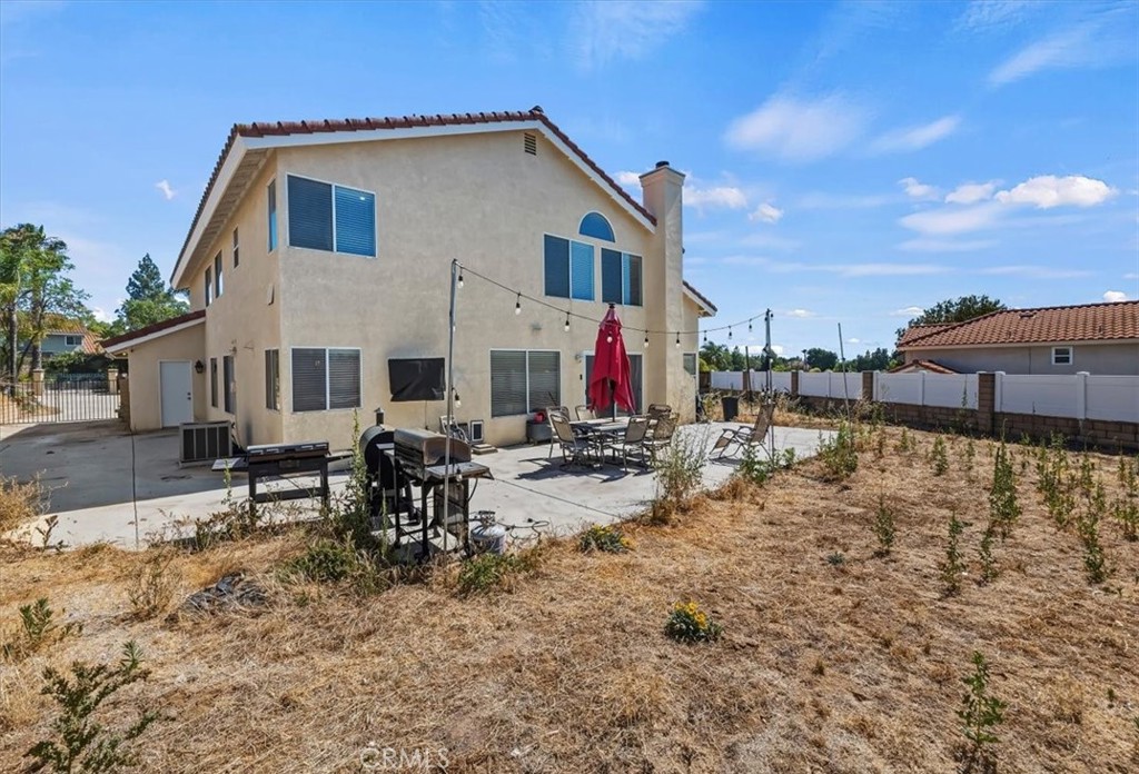 352 Leafwood Court Riverside, CA 92506 - Photo 38 of 42 a front view of a house with a yard
