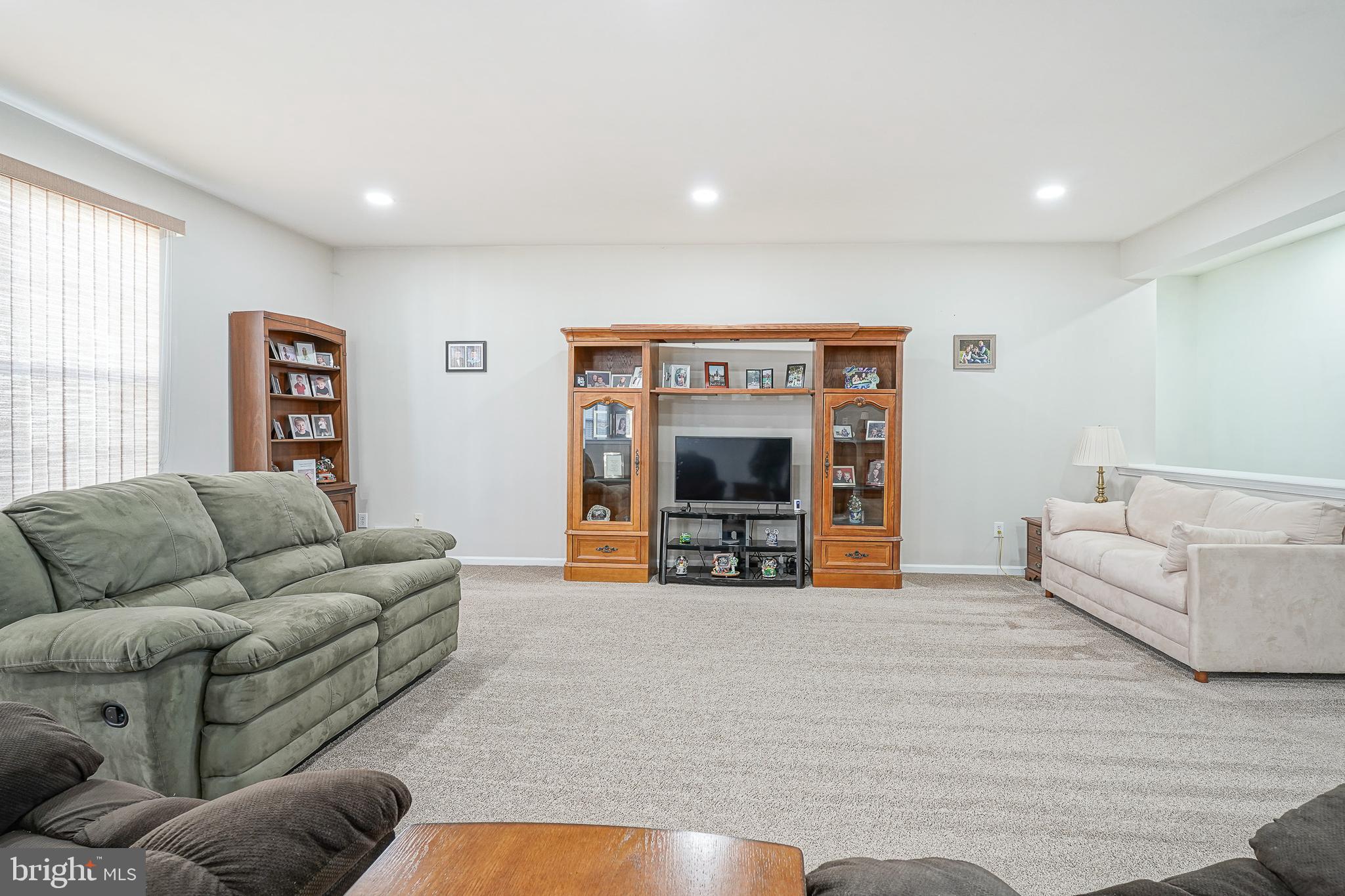 7 Shelly Street Sicklerville, NJ 08081 - Photo 9 of 31 Living Room