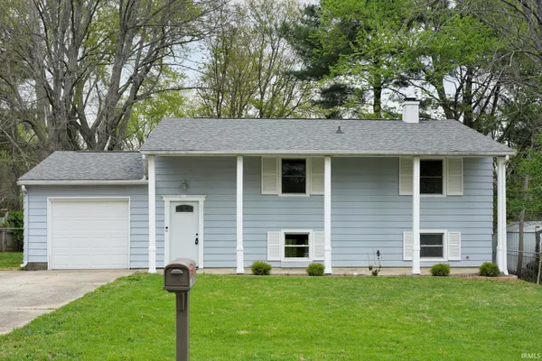 $242,000 | 306 South Cedar Drive, Ellettsville, IN 47429