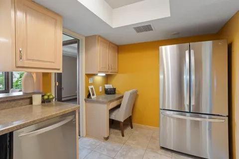 $210,000 | 6085 Lincoln Drive, Unit 222, Edina, MN 55436