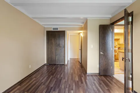 $210,000 | 6085 Lincoln Drive, Unit 222, Edina, MN 55436