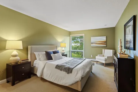 $210,000 | 6085 Lincoln Drive, Unit 222, Edina, MN 55436