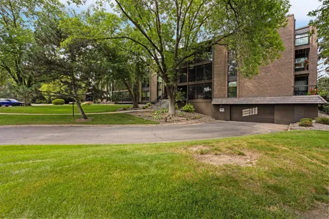 $210,000 | 6085 Lincoln Drive, Unit 222, Edina, MN 55436