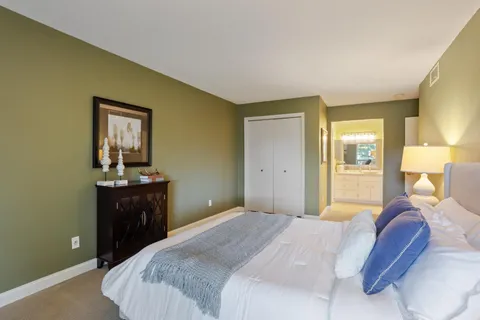 $210,000 | 6085 Lincoln Drive, Unit 222, Edina, MN 55436