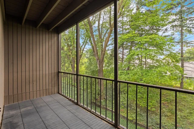 $210,000 | 6085 Lincoln Drive, Unit 222, Edina, MN 55436