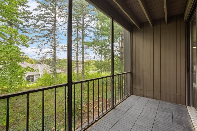 $210,000 | 6085 Lincoln Drive, Unit 222, Edina, MN 55436