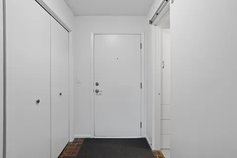 $210,000 | 6085 Lincoln Drive, Unit 222, Edina, MN 55436