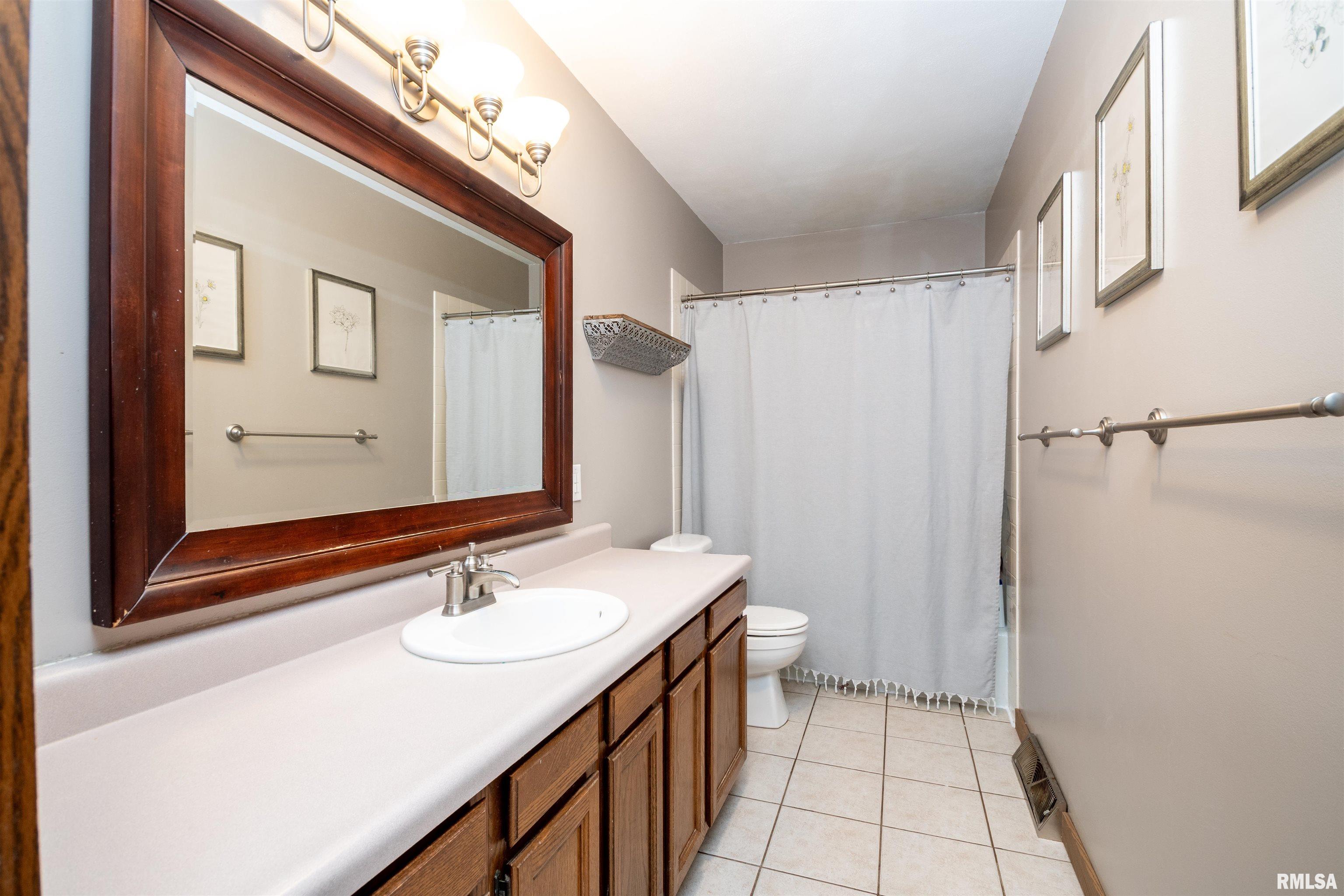 415 Ridgecrest Drive Washington, IL 61571 - Photo 16 of 32