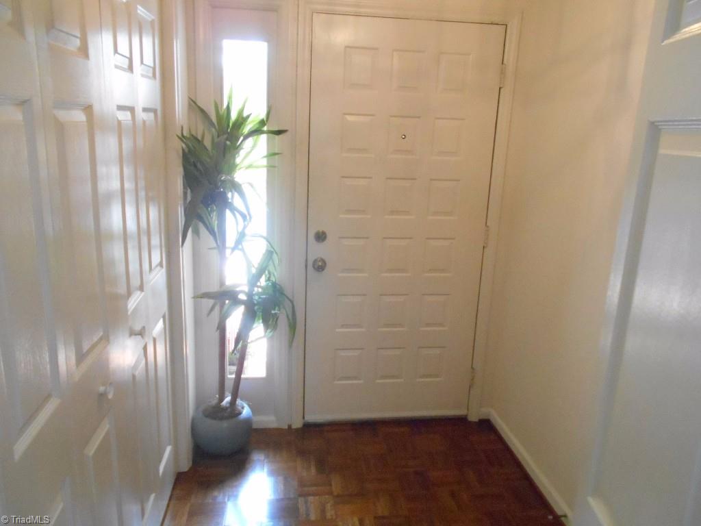 134 Old Mill Road High Point, NC 27265 - Photo 4 of 25 Entry