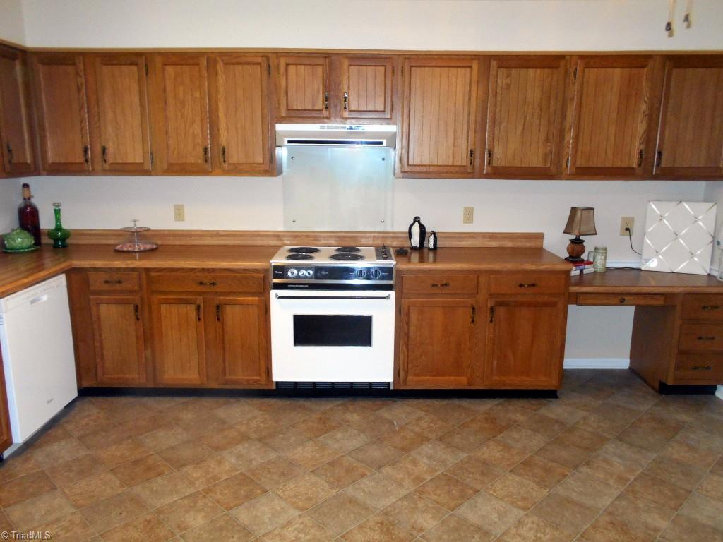 134 Old Mill Road High Point, NC 27265 - Photo 7 of 25 Large kitchen includes built in desk area.