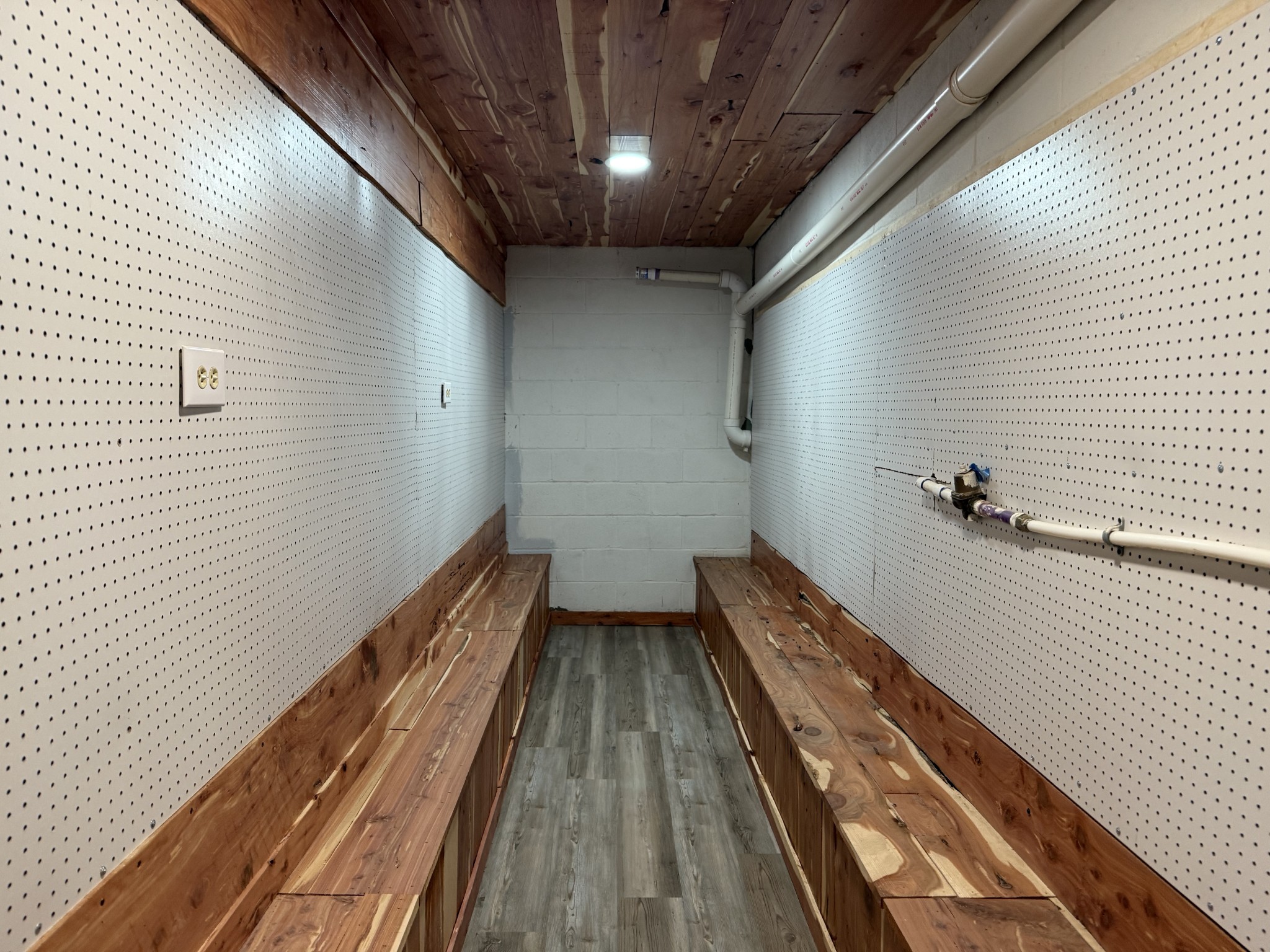 9388 Harrison Ferry Road McMinnville, TN 37110 - Photo 38 of 50 a view of wooden balcony