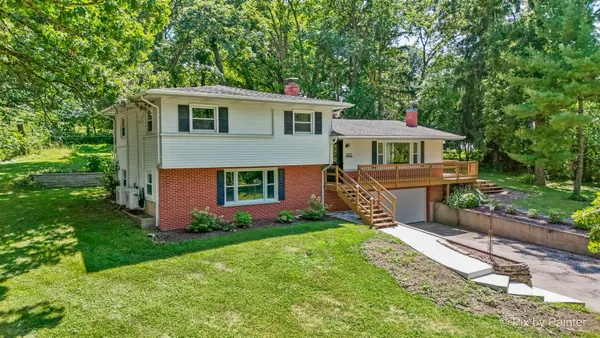 $420,000 | 3707 Oak Knoll Road, Crystal Lake, IL 60012