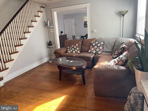 234 Marshall Road Lansdowne, PA 19050 - Photo 15 of 33 LivingRm-view from door