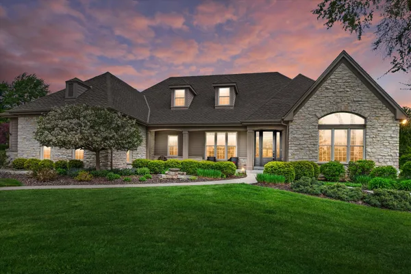 $1,625,000 | 2150 Old Lantern Circle, Delafield, WI 53018