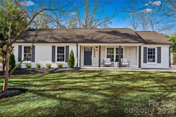 $749,900 | 6900 Valley Haven Drive, Charlotte, NC 28211