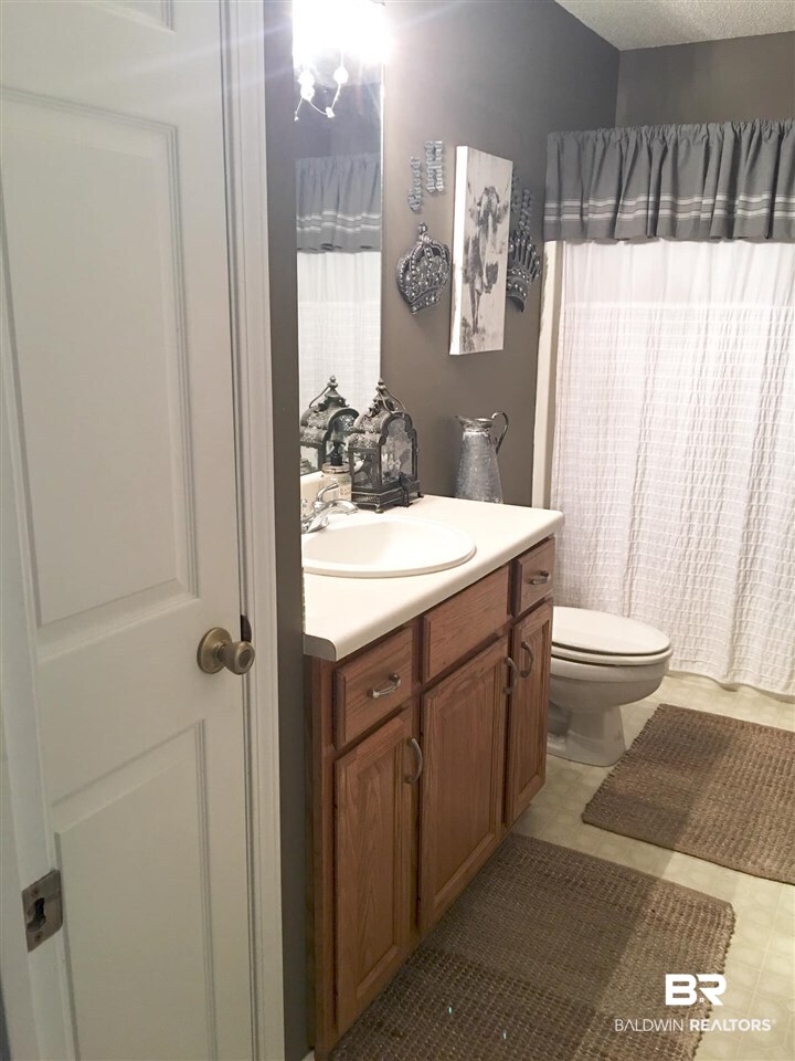 9195 Clarke Ridge Road Foley, AL 36535 - Photo 14 of 35 Bath