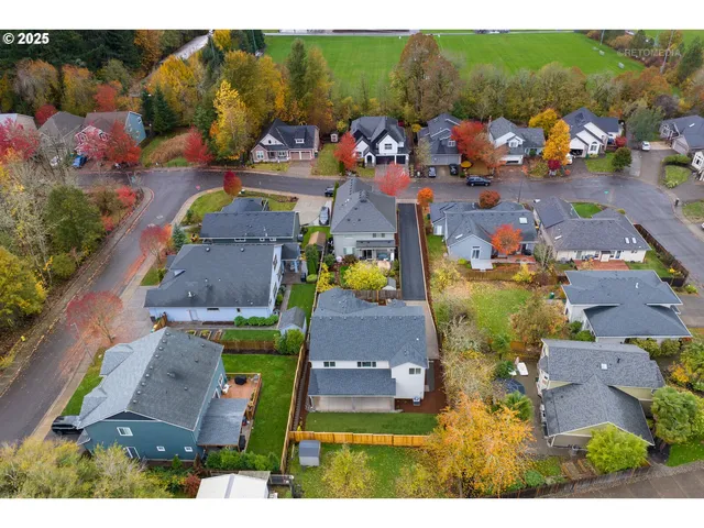 a picture of a bench in the window