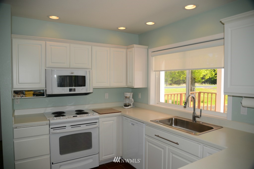 89 Ostervold Road Cathlamet, WA 98612 - Photo 6 of 15 Gallery Image 6