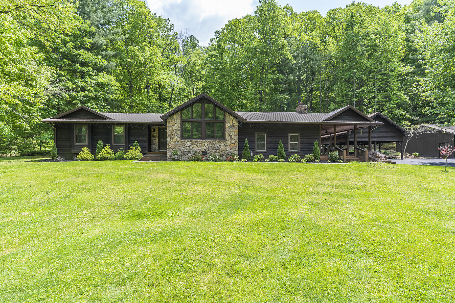 7146-7148 Brindle Ridge Road Mount Vernon, KY 40456 - Photo 16 of 51 7148brindleridge17 copy
