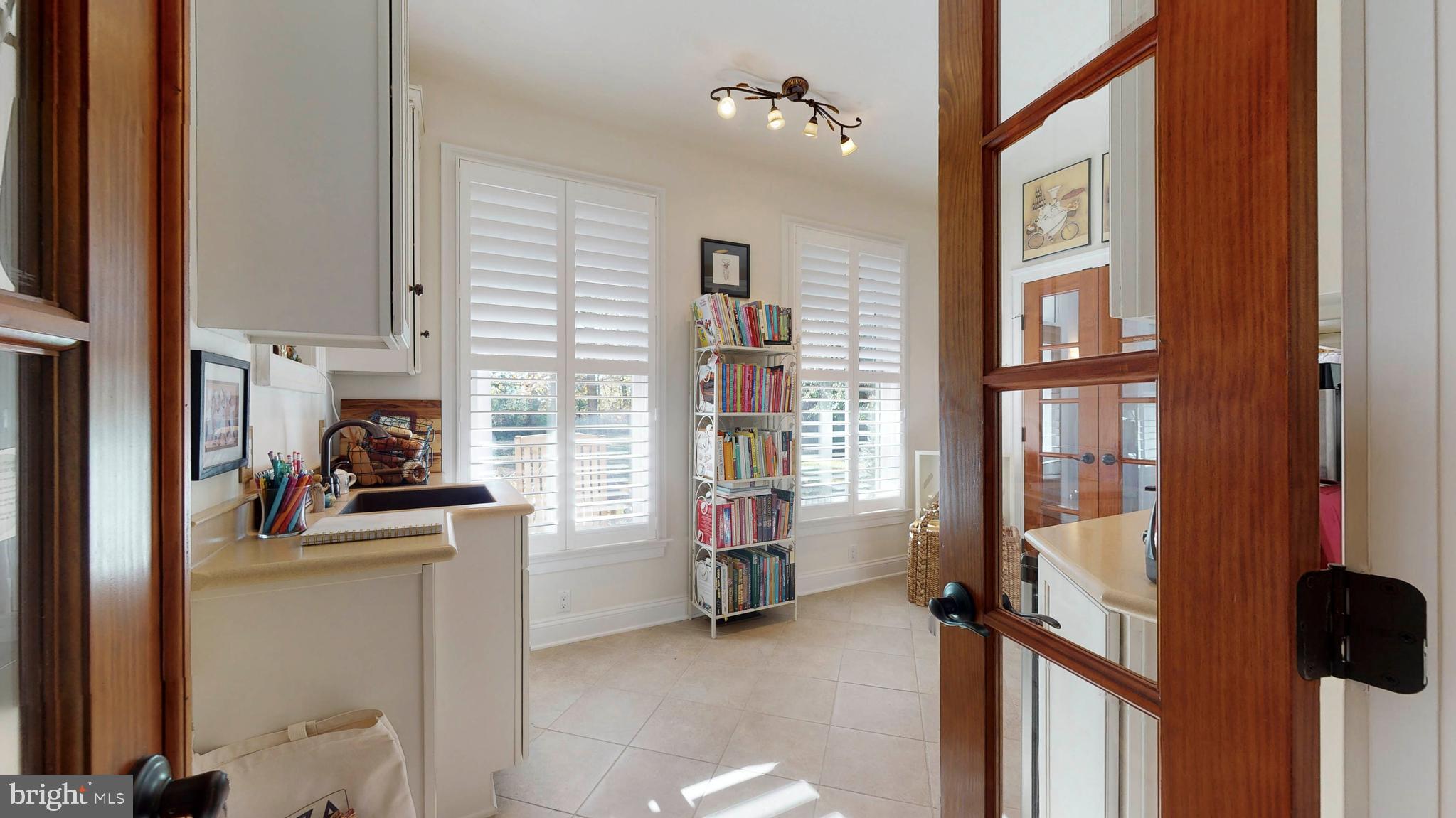 21470 Spinnaker Way Tilghman, MD 21671 - Photo 28 of 50 Cooks pantry