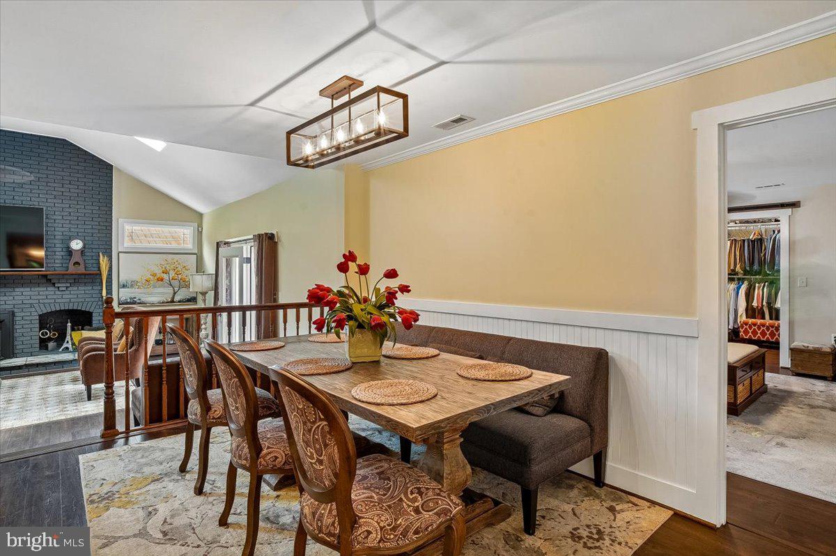 6271 Solomons Island Road Tracys Landing, MD 20779 - Photo 11 of 42 Dining area