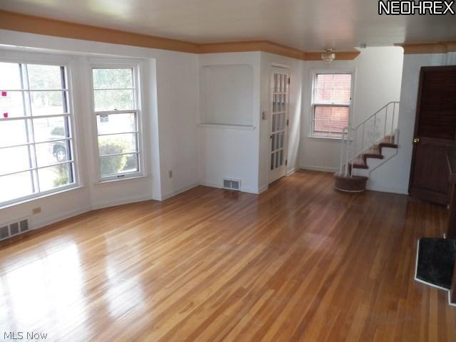 3902 Faversham Road Cleveland, OH 44118 - Photo 2 of 13 LR