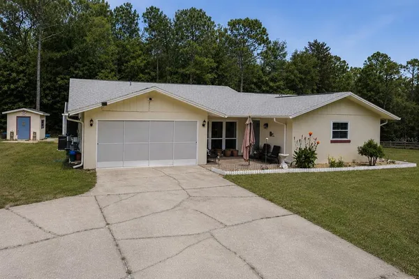 $300,000 | 8951 Southwest 202nd Avenue Road, Dunnellon, FL 34431