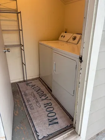a view of utility room