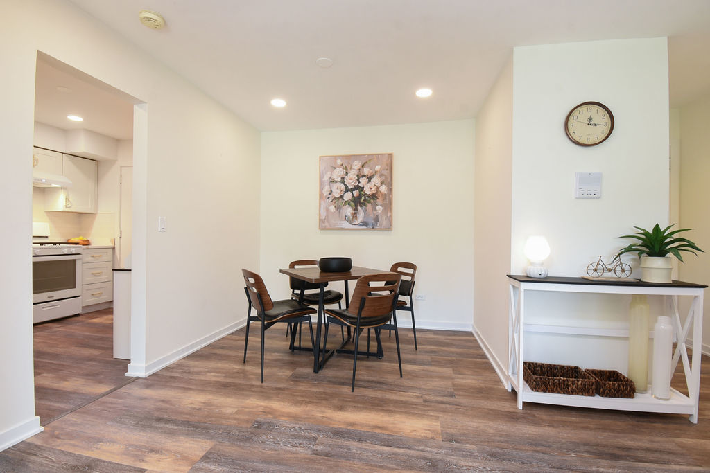 10357 Dearlove Road, Unit 1J Glenview, IL 60025 - Photo 7 of 25 Gallery Image 7