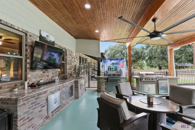 $999,000 | 3869 Turner Road, Ethel, LA 70730