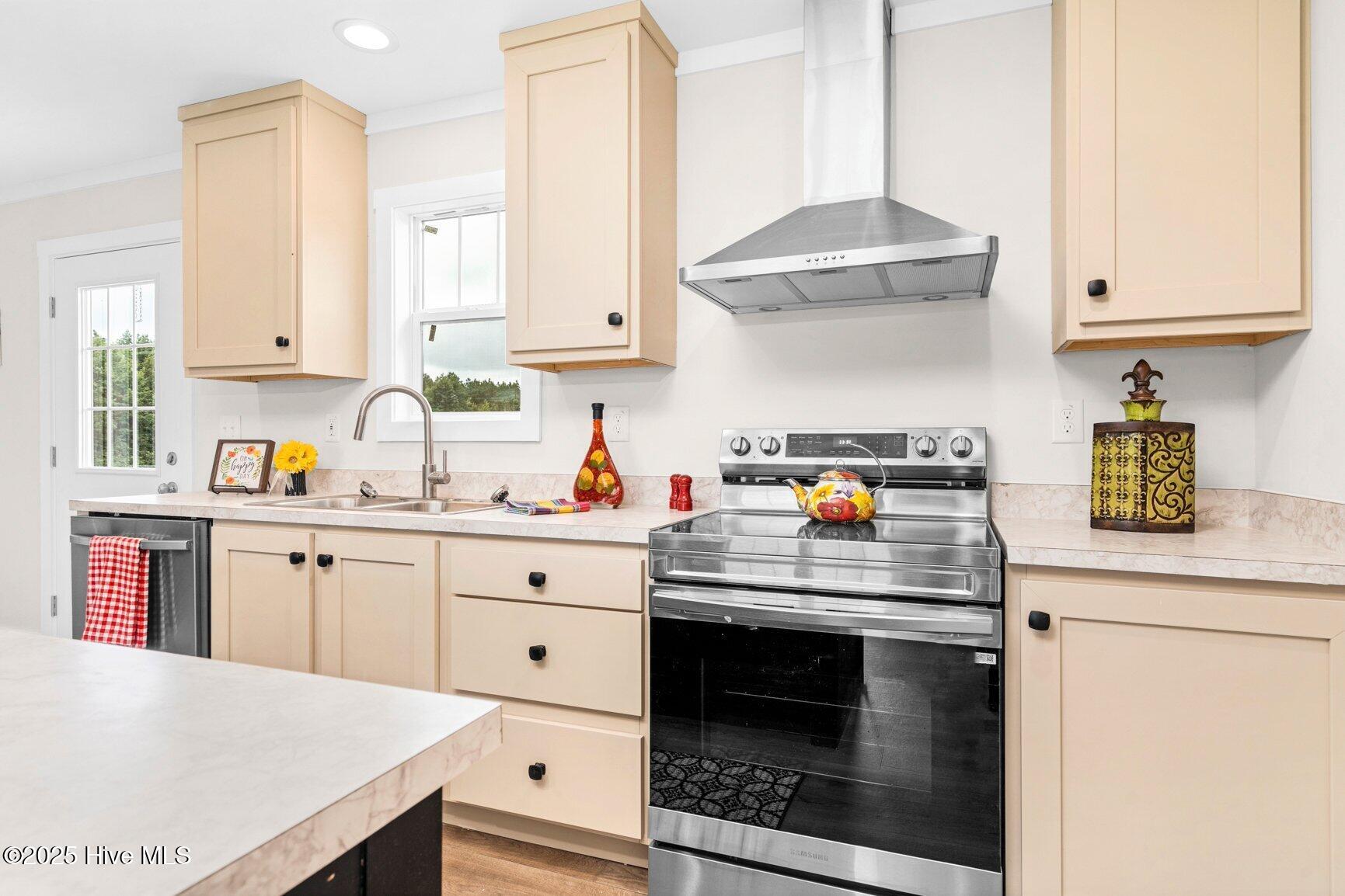 1155 Nick Coley Road Whitakers, NC 27891 - Photo 7 of 32 Vented Exhaust Stainless Appliances