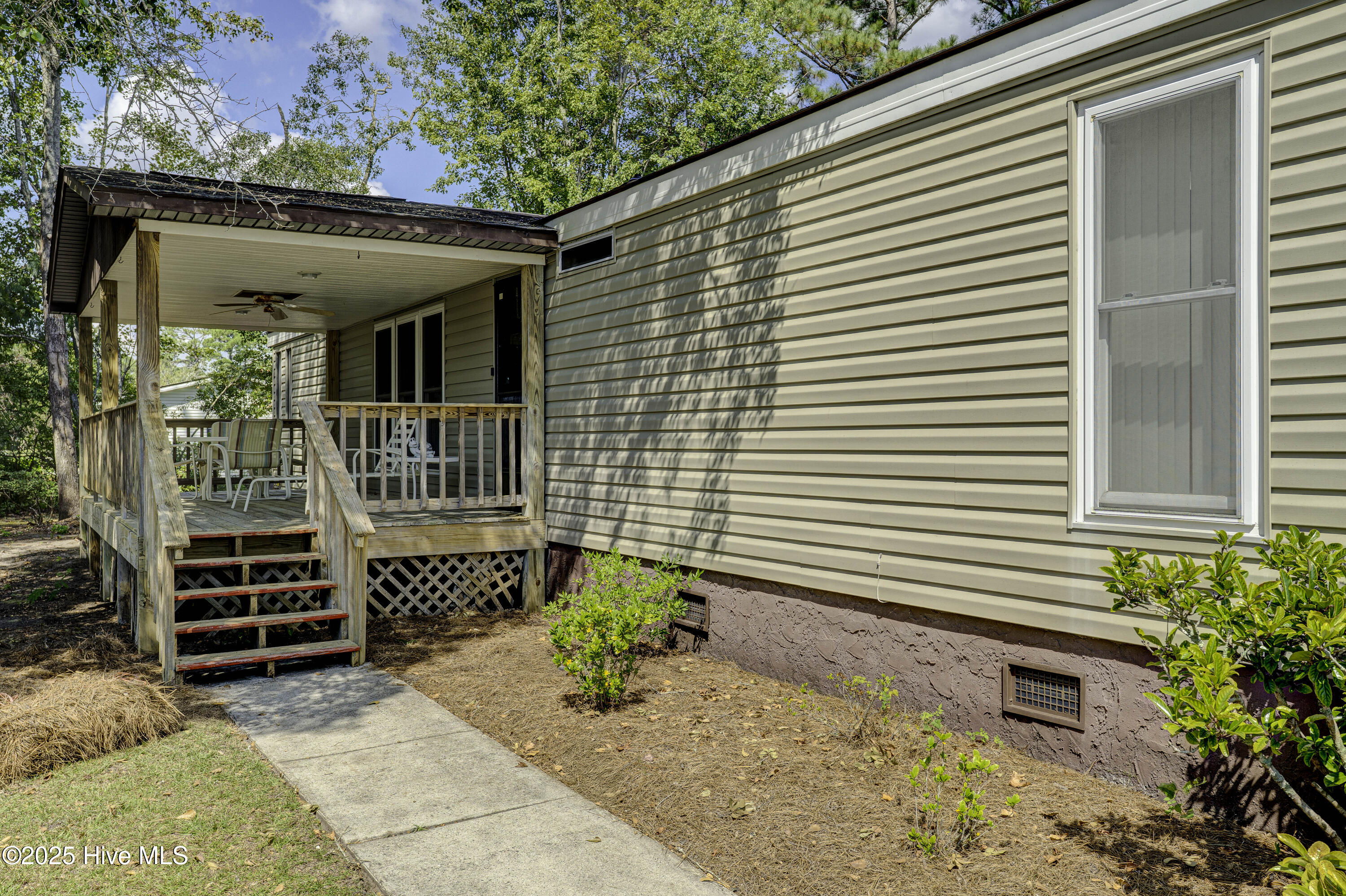 609 Outrigger Court Hampstead, NC 28443 - Photo 26 of 37 609OutriggerFinal-32