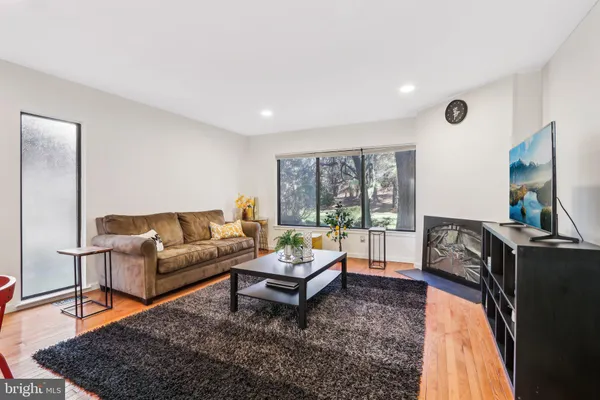 $615,000 | 627 Sayre Drive, Princeton, NJ 08540