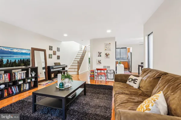$615,000 | 627 Sayre Drive, Princeton, NJ 08540