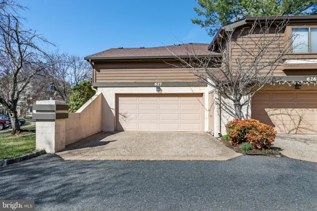 $635,000 | 627 Sayre Drive, Princeton, NJ 08540