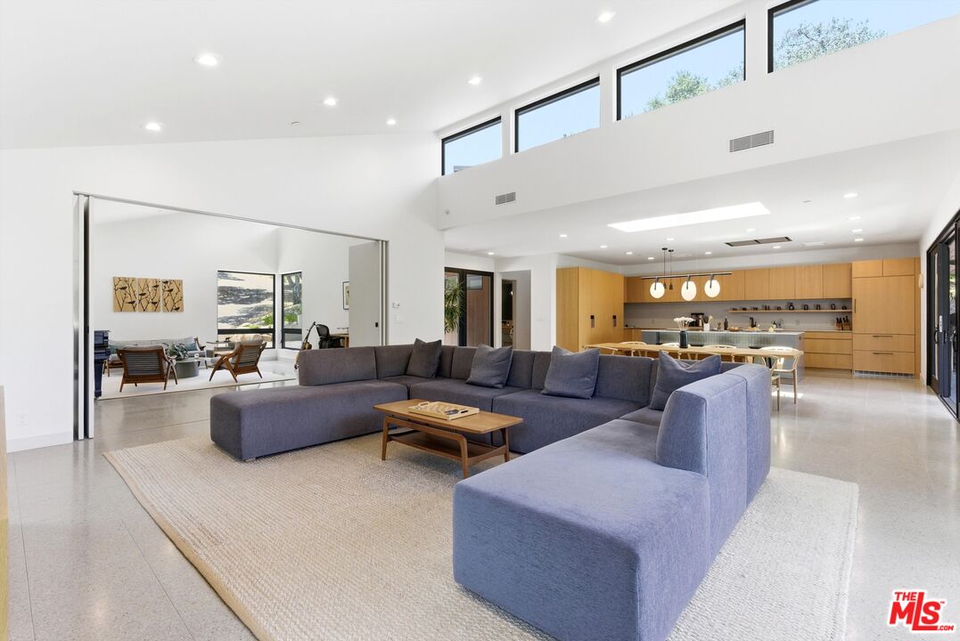 3860 Madison Road La Canada Flintridge, CA 91011 - Photo 8 of 51