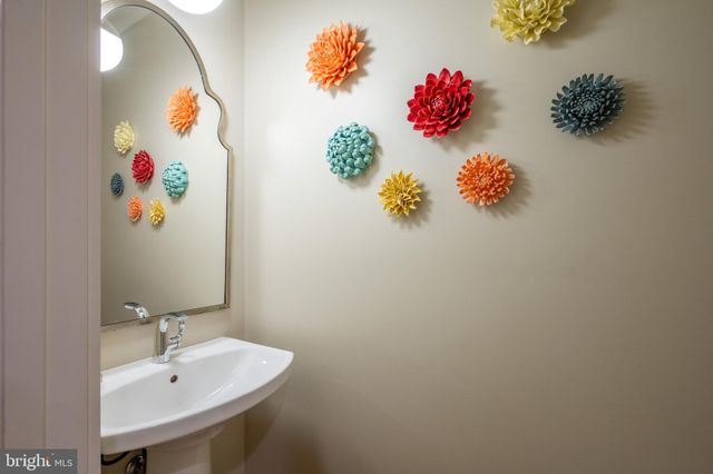 $1,725,000 | 10 West Glendale Avenue, Alexandria, VA 22301