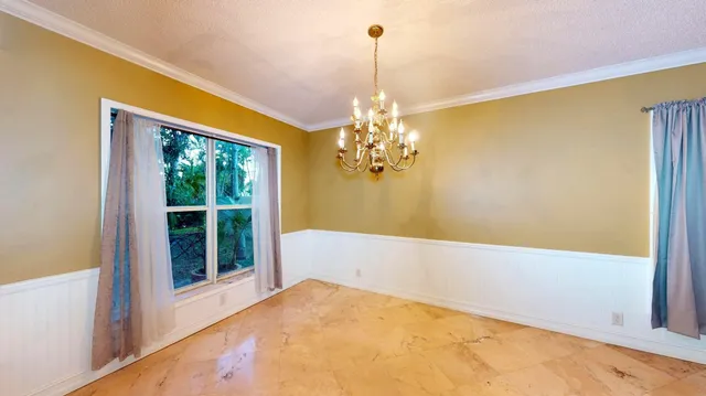 a view of empty room with window