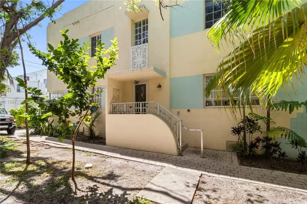$2,700 | 1219 Meridian Avenue, Unit 4, Miami Beach, FL 33139