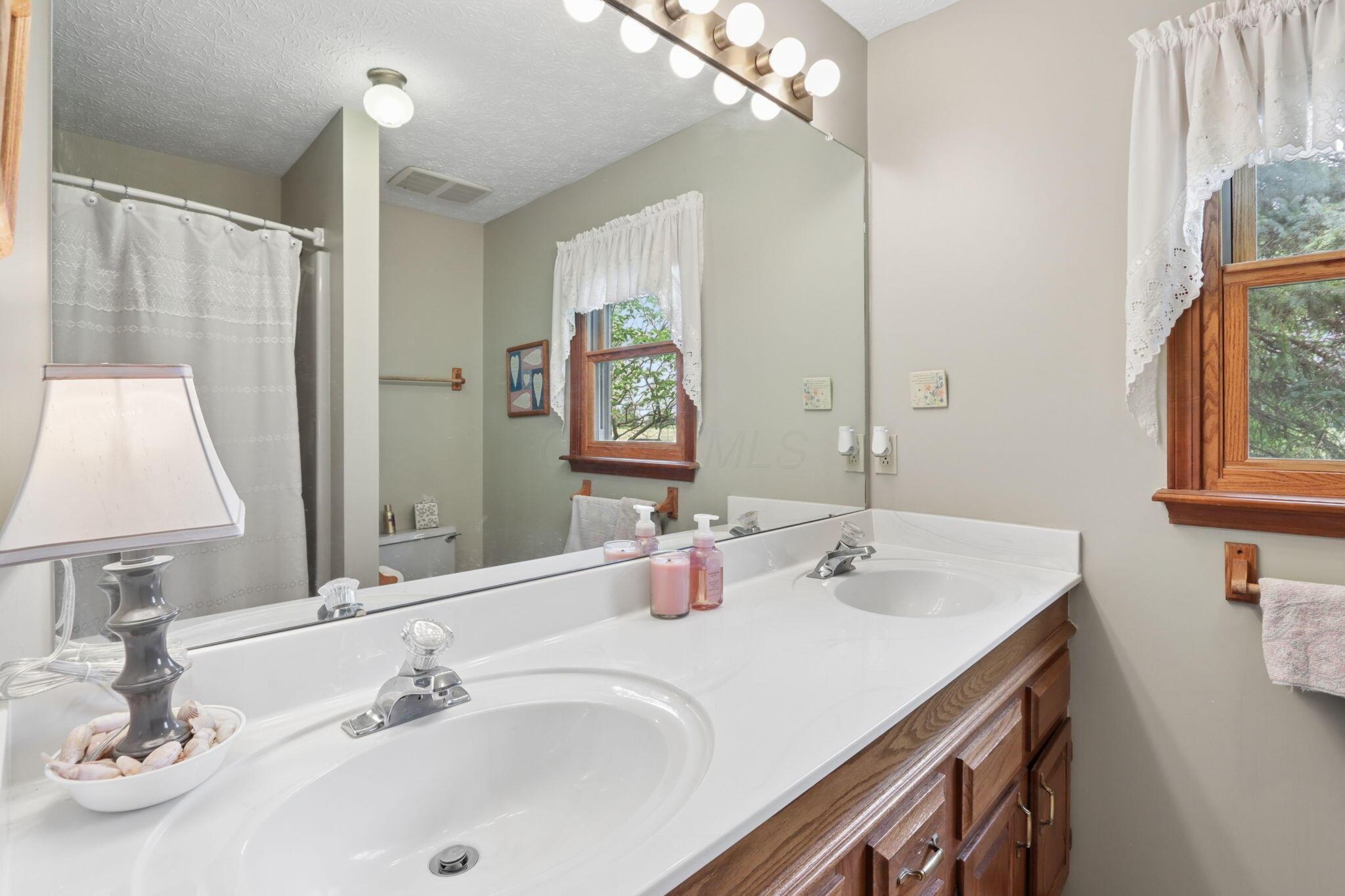 1525 Cole Road Columbus, OH 43228 - Photo 24 of 92