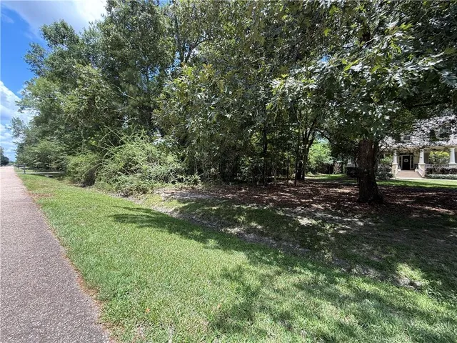 $150,000 | Lot 2 Old Mandeville Lane, Mandeville, LA 70448