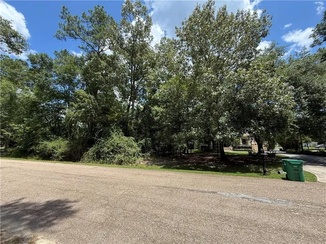 $150,000 | Lot 2 Old Mandeville Lane, Mandeville, LA 70448