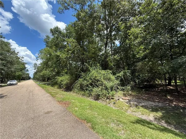 $150,000 | Lot 2 Old Mandeville Lane, Mandeville, LA 70448