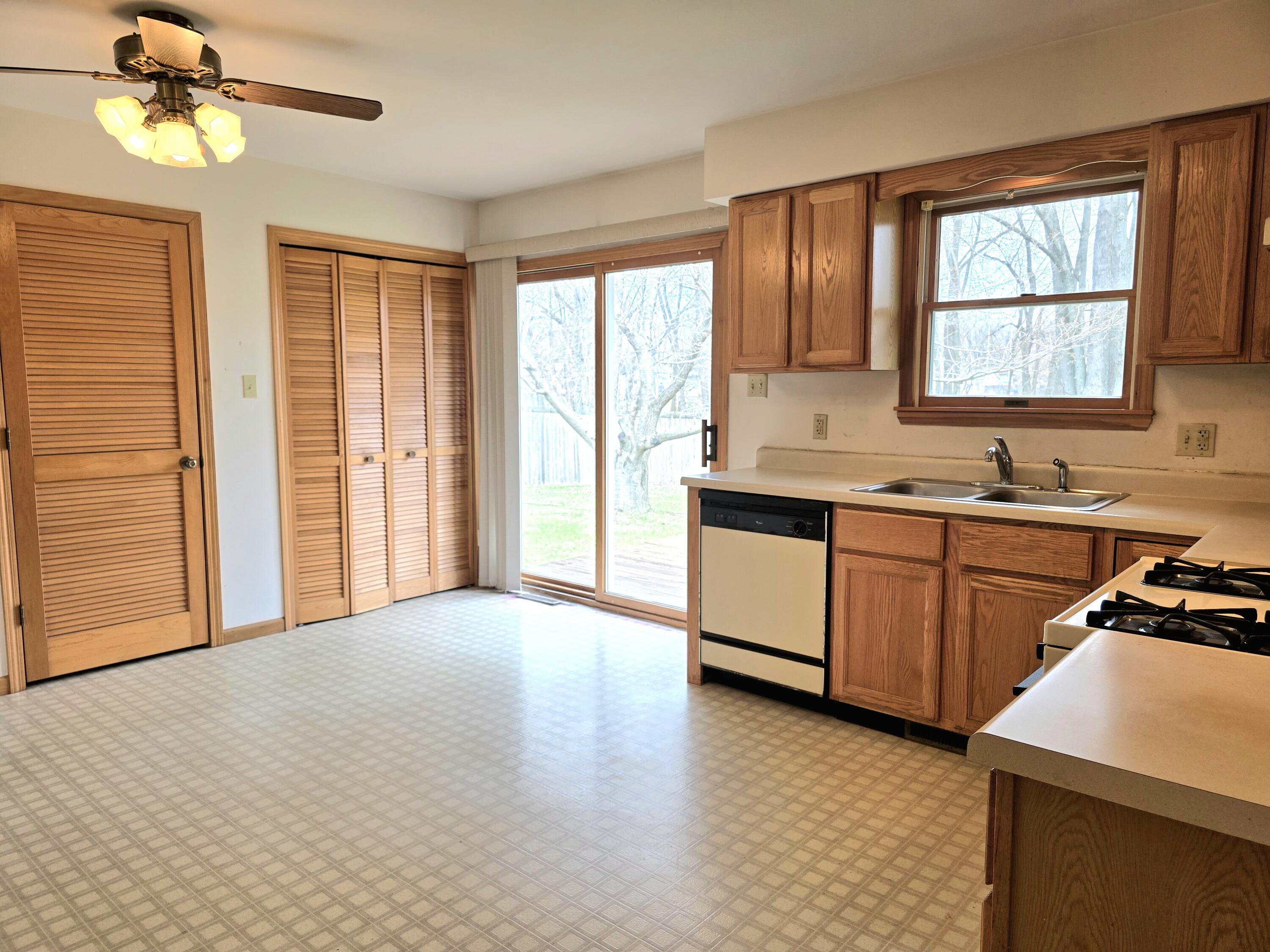 2857 Brown Street Portage, IN 46368 - Photo 8 of 15 3000x2250