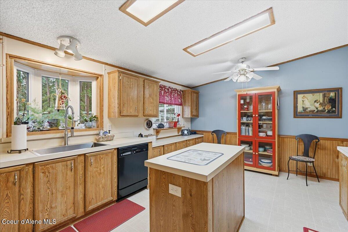 1249 West Shane Drive Coeur D'Alene, ID 83815 - Photo 9 of 42 Kitchen Facing Sink